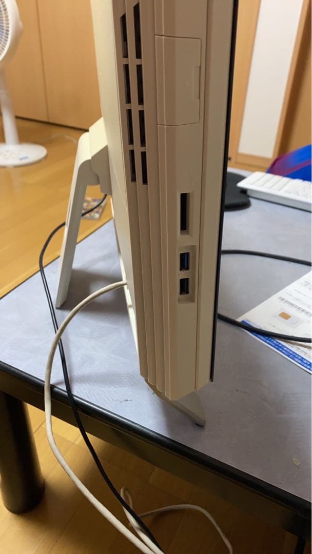 富士通パソコン　ESPRIMO WF1/M