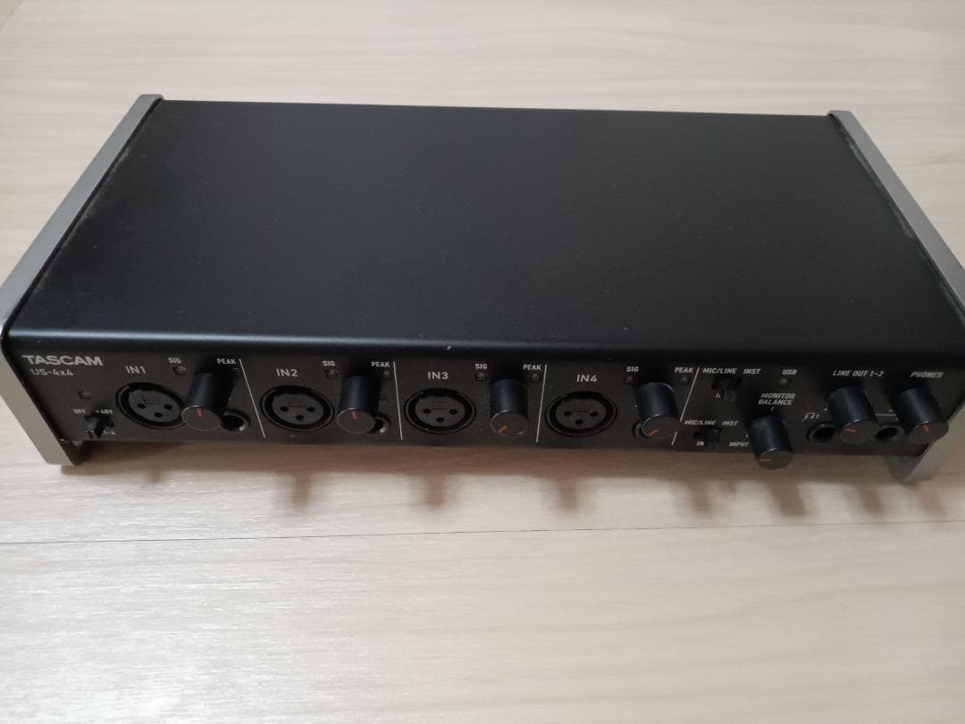 TASCAM US4×4 オーディオインターフェイス　中古