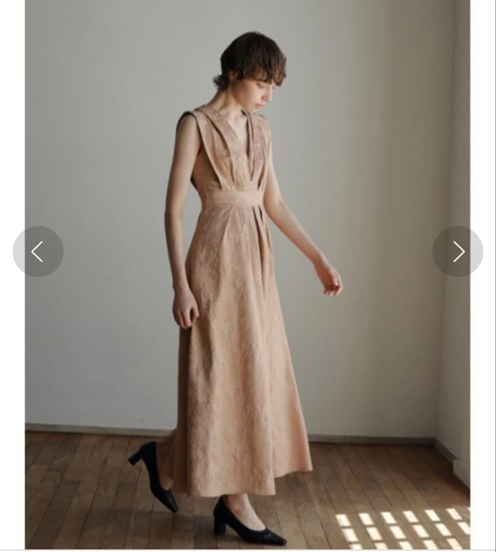 新品　AMAILオケージョンドレス お呼ばれ　ベージュ　ジャガードワンピース
