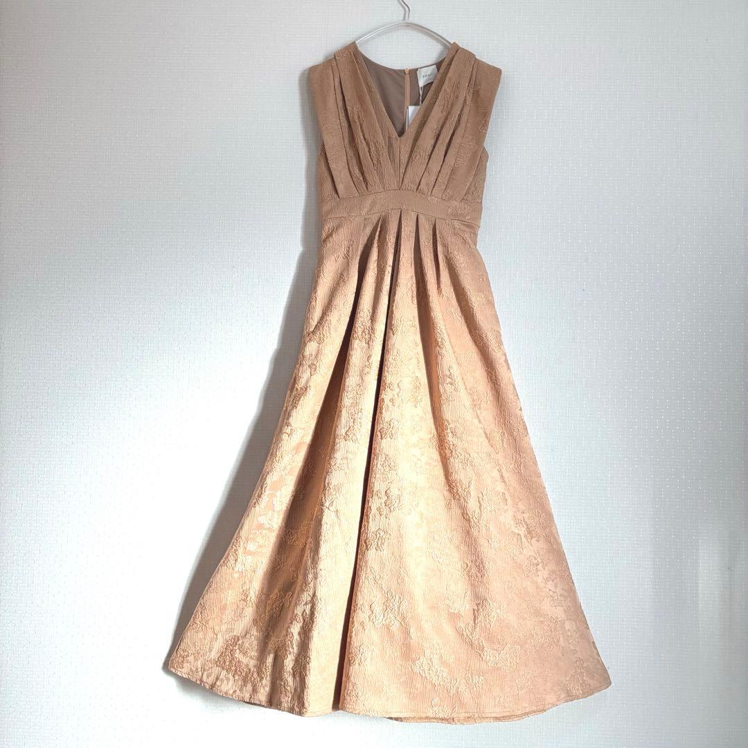 新品　AMAILオケージョンドレス お呼ばれ　ベージュ　ジャガードワンピース
