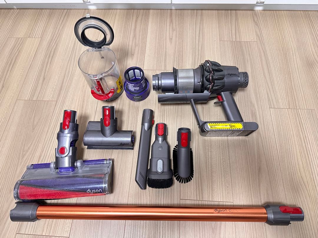 Dyson V10 ハンディクリーナー 各種アタッチメント付き