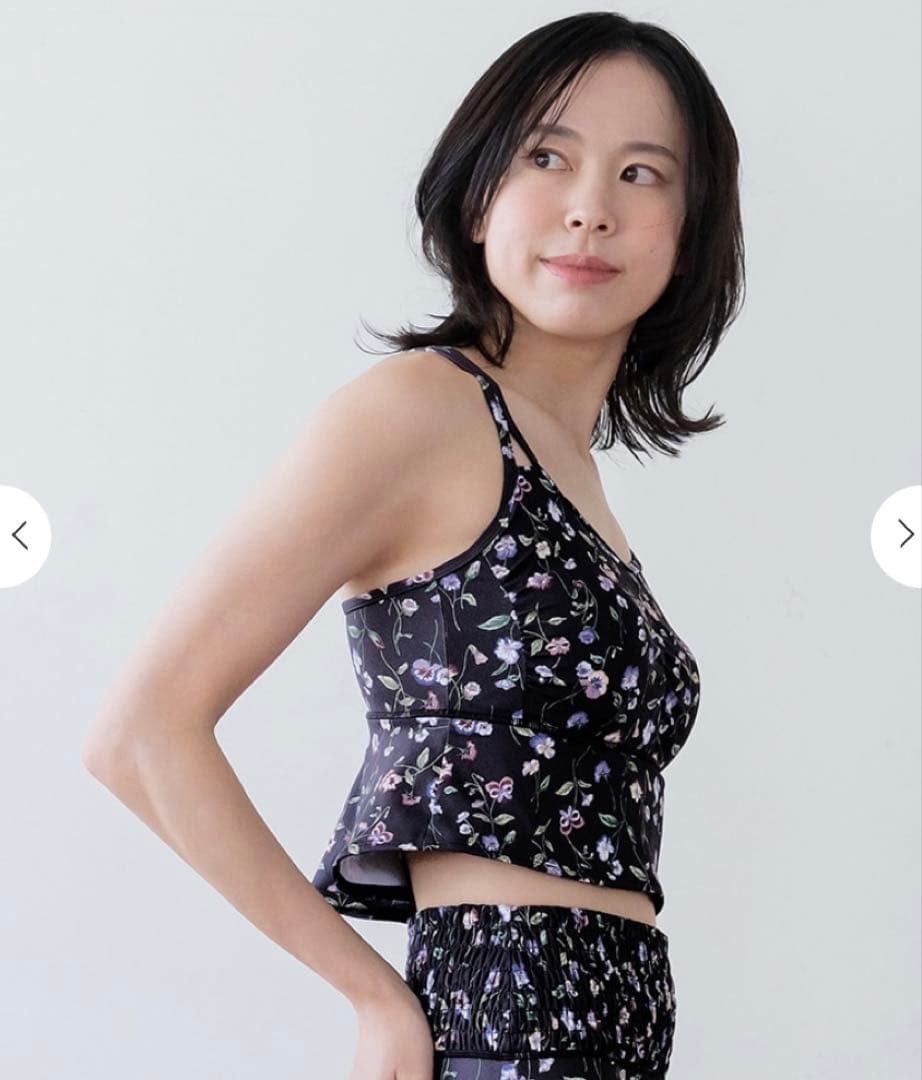 新品未使用【SUKALA】Sサイズ スプリングフラワーフレアブラトップ