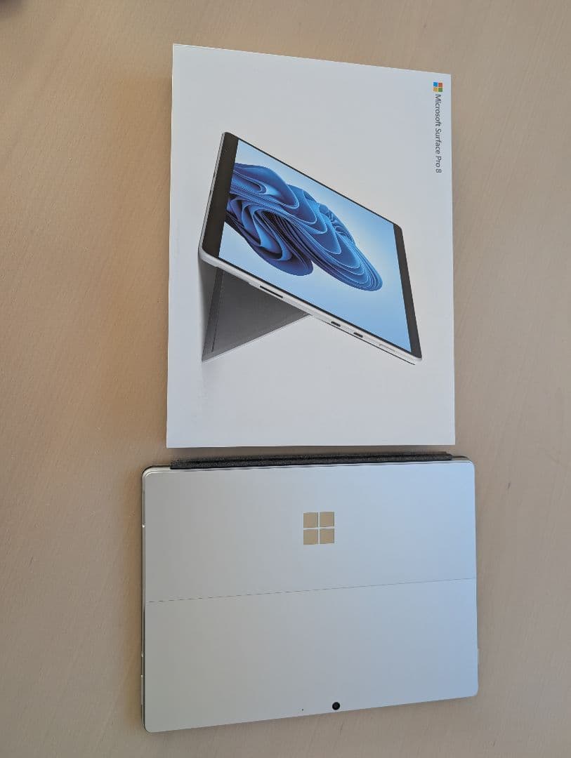 美品Microsoft Surface Pro 8 純正アクセサリー付