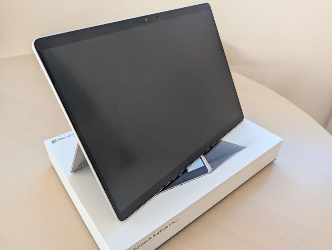 美品Microsoft Surface Pro 8 純正アクセサリー付