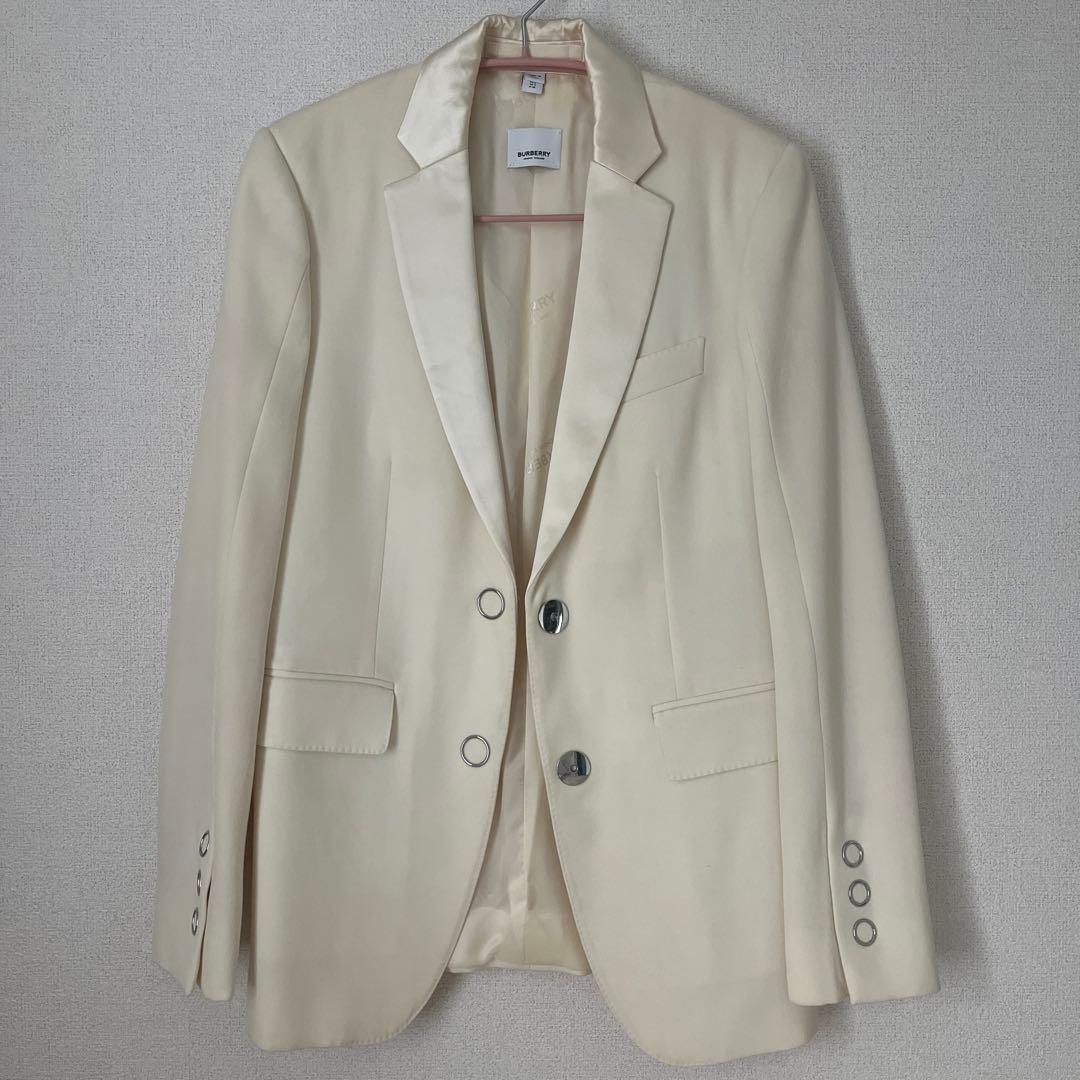 アイボリー テーラードジャケット 2つボタン