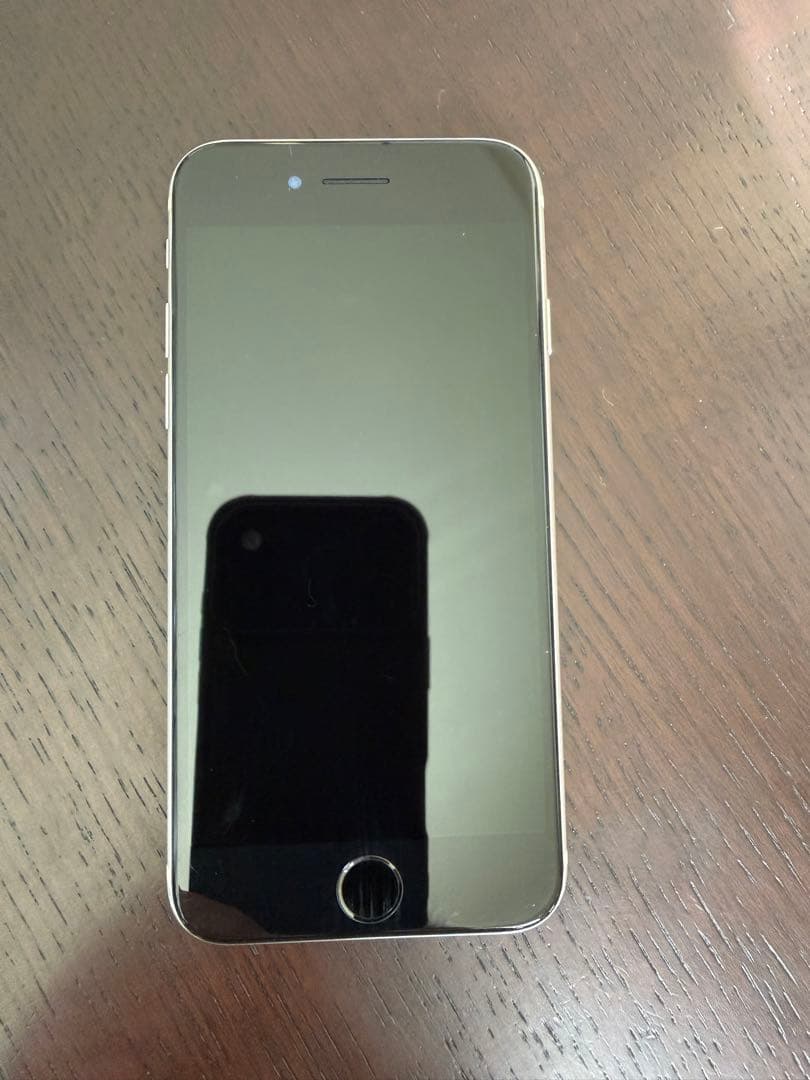 Apple iPhone SE3 ホワイト