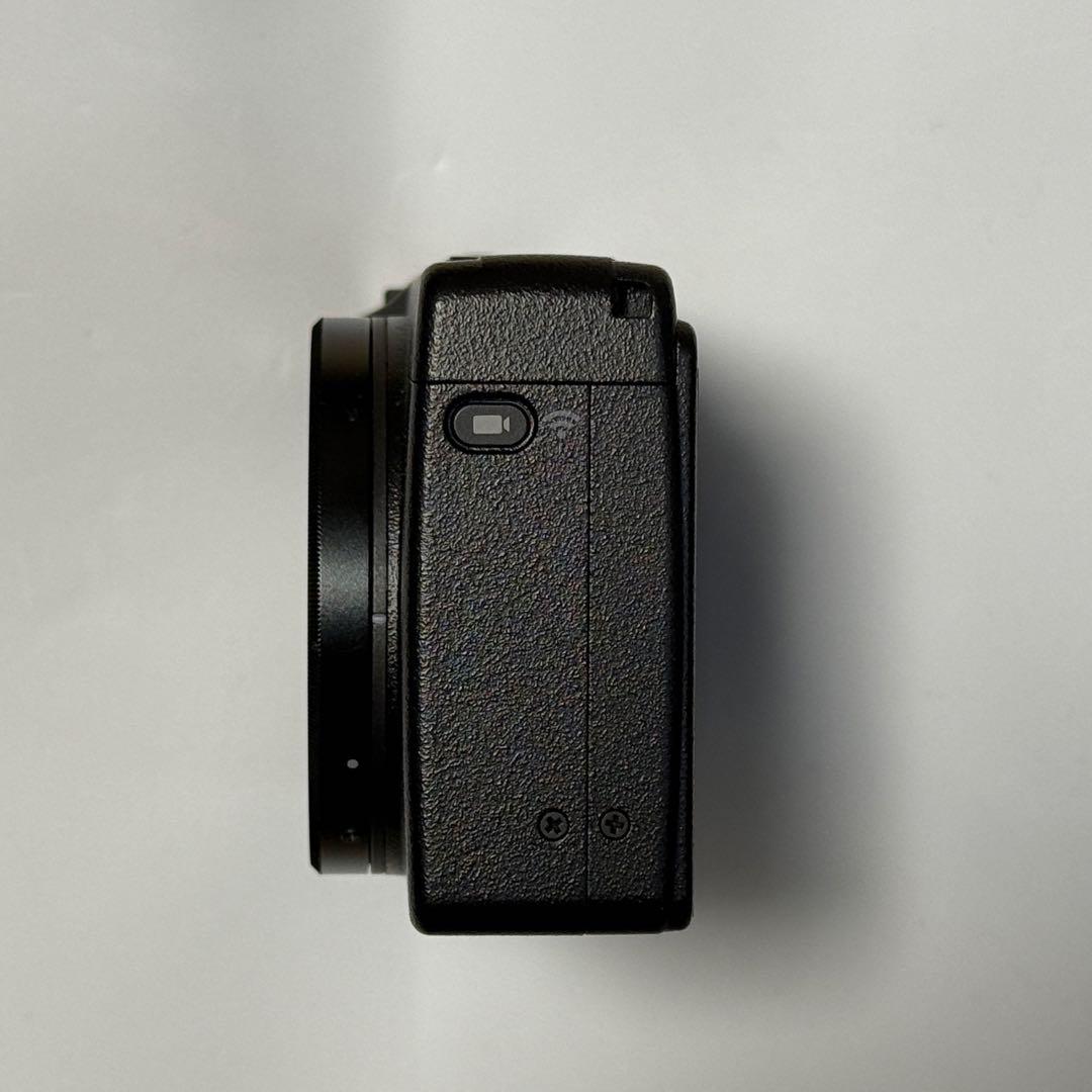 お*つ様 RICOH GRⅢx　予備バッテリー・充電器付き　ショット数2700未