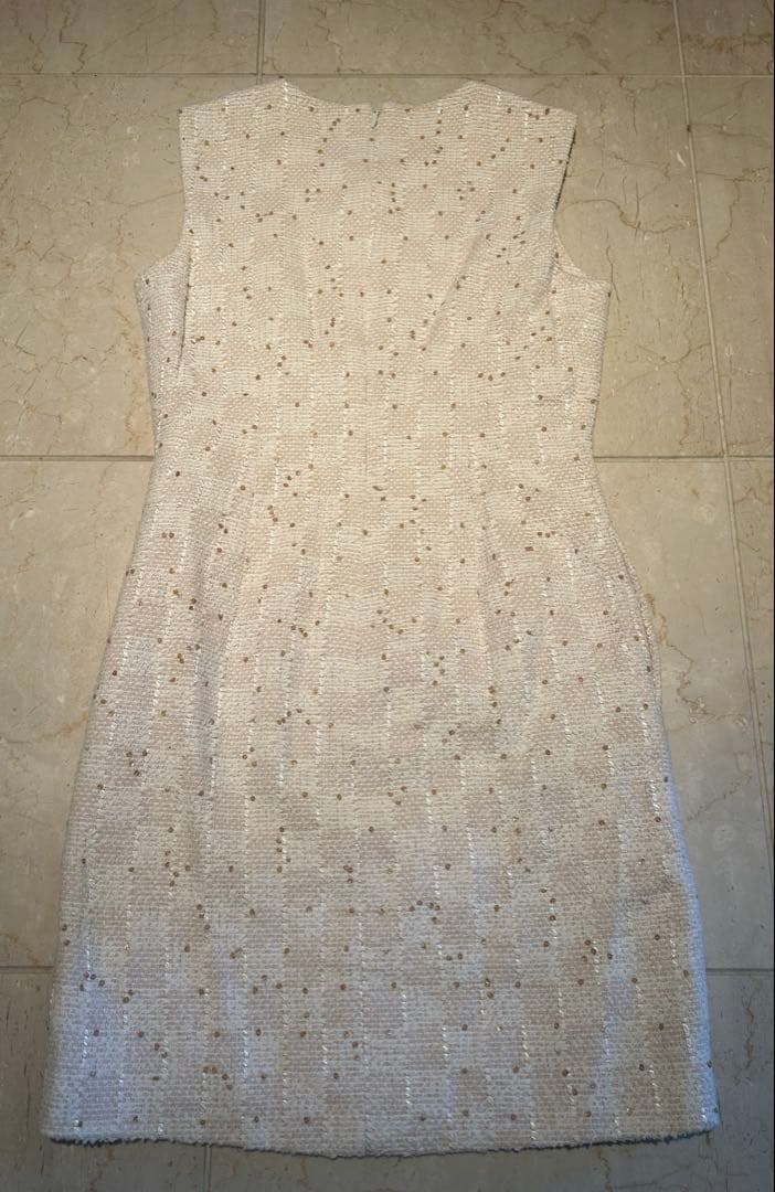 FOXEYフォクシーブティック　ツイード白ワンピース40スパンコール卒業入学