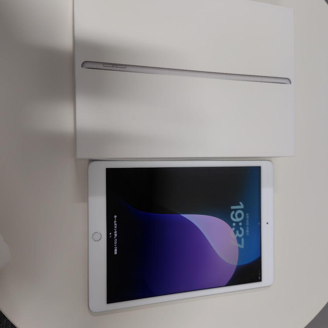 iPad シルバー 本体 第7世代　Wi-Fi 32GB mw752j/a
