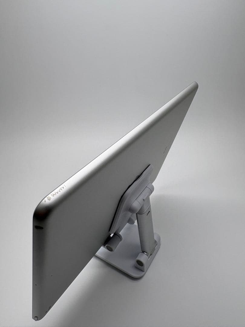 即発送・美品☆iPad第6世代　32GB Wi-Fiモデル　MR7G2J/A