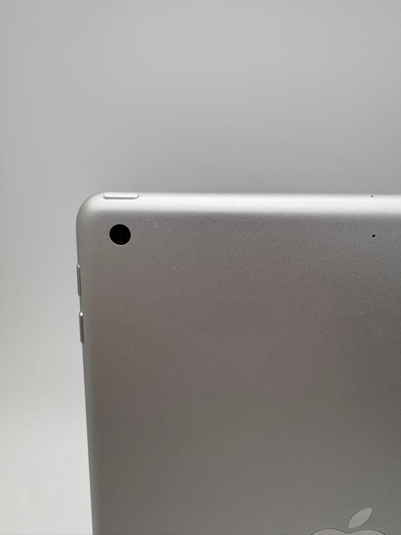 即発送・美品☆iPad第6世代　32GB Wi-Fiモデル　MR7G2J/A