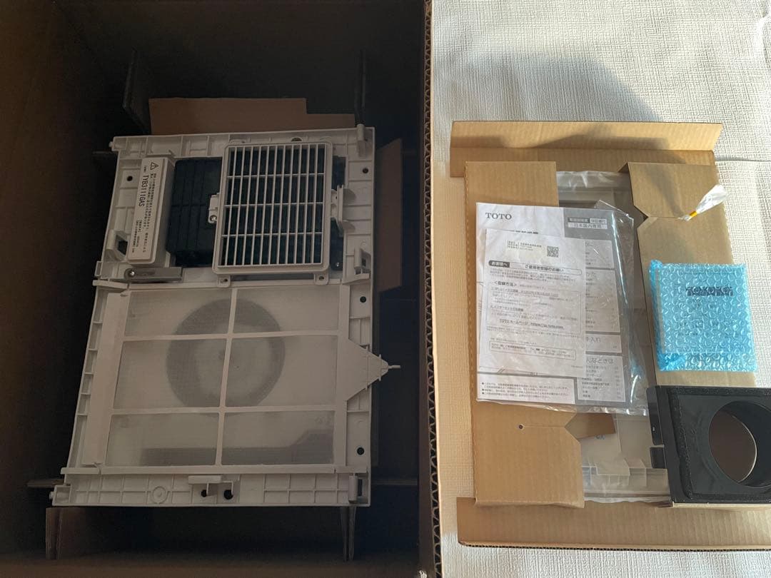 新品未使用　TOTO TYB3111GAS 浴室換気暖房乾燥機