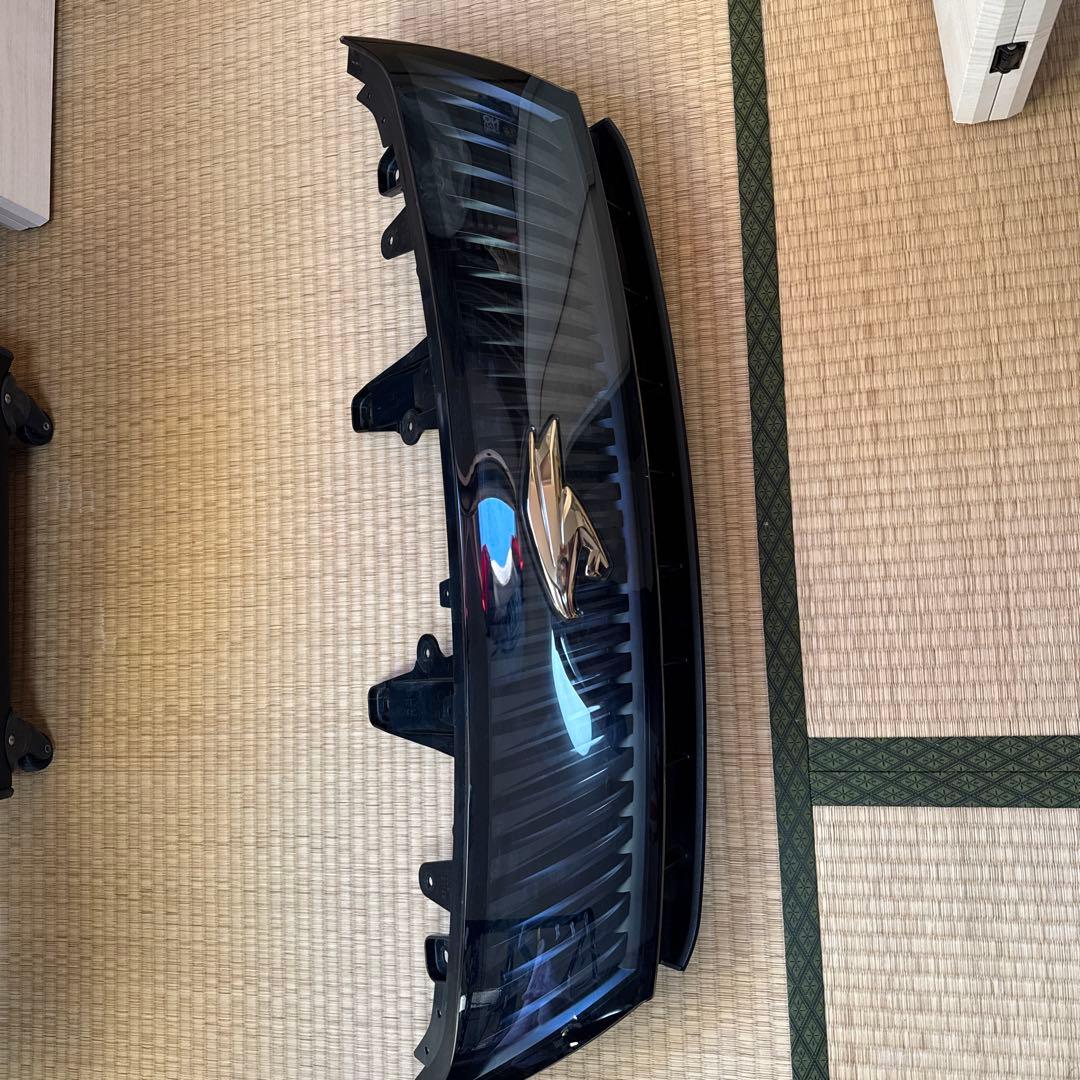 トヨタ　60ハリアー 純正フロントグリル