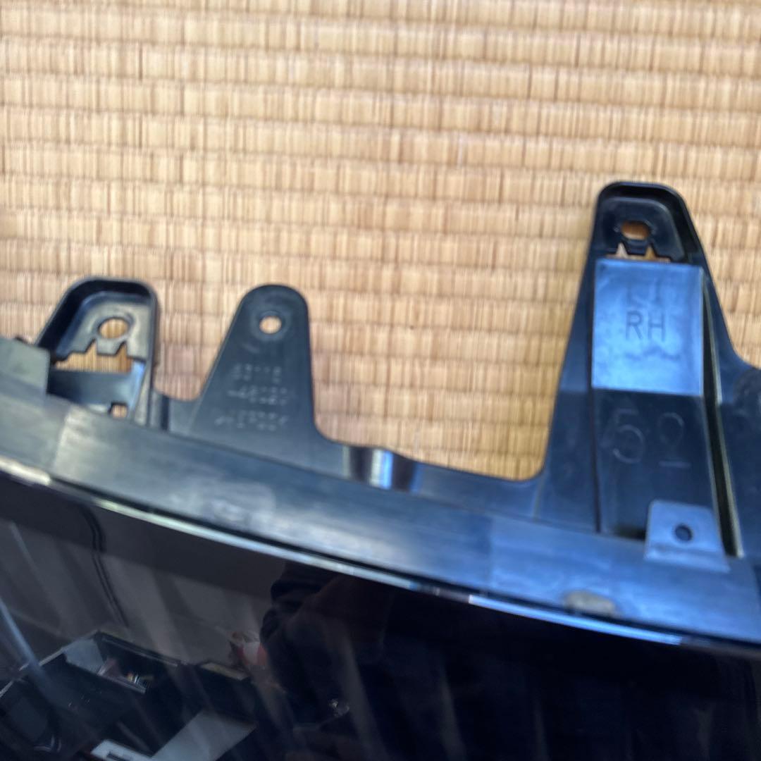 トヨタ　60ハリアー 純正フロントグリル