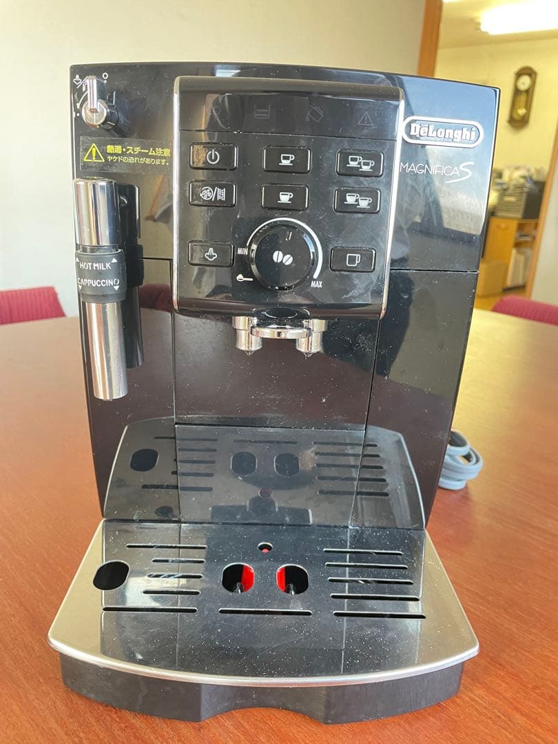 u*a様 デロンギ マグニフィカS 自動エスプレッソマシン ECAM23120B