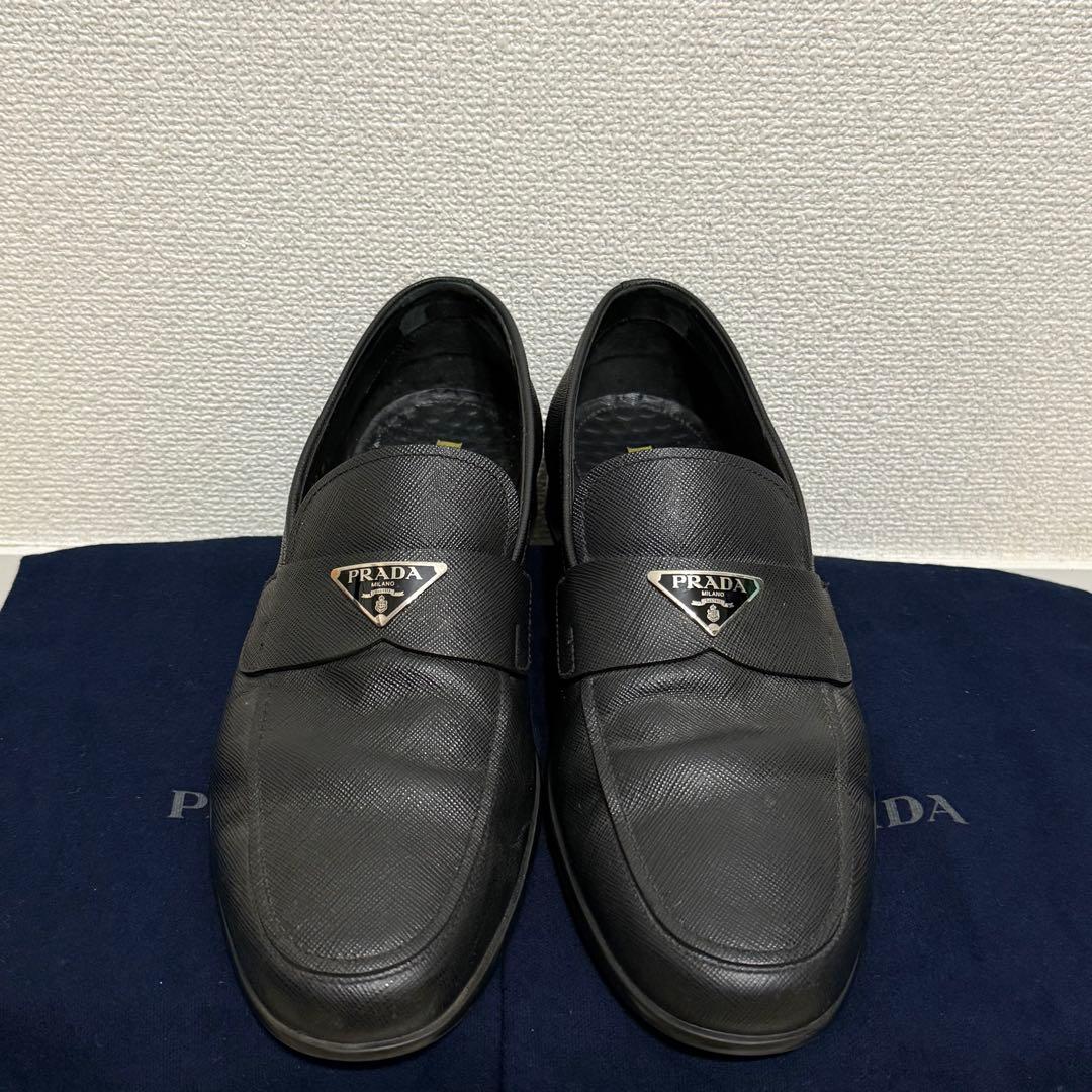prada ローファー サフィアーノレザー トライアングル 黒 ビジネスシューズ