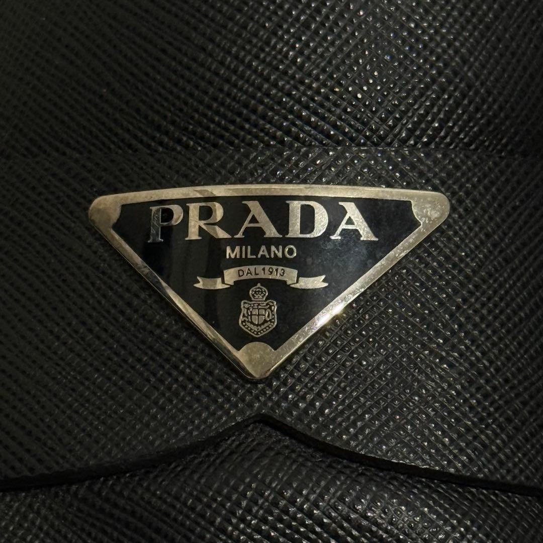 prada ローファー サフィアーノレザー トライアングル 黒 ビジネスシューズ