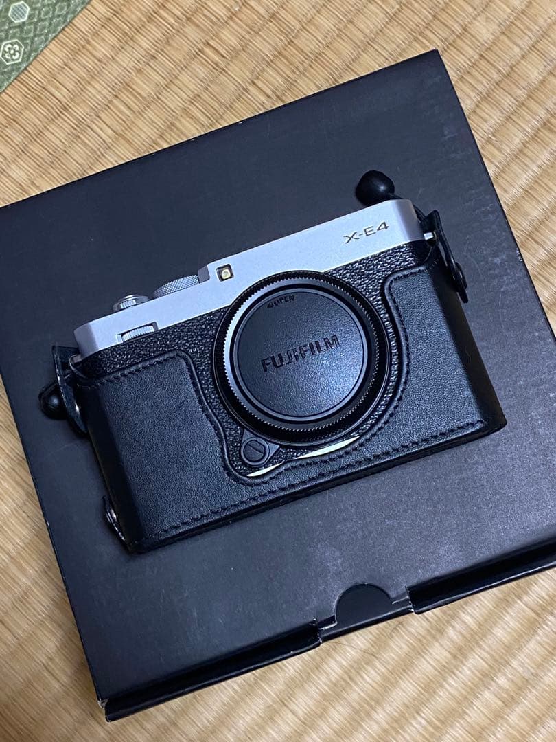 【美品】FUJIFILM X-E4 + XC 15-45