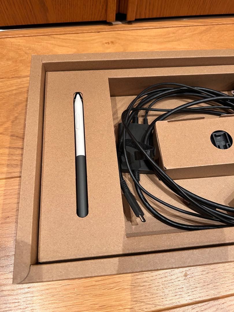 ワコム　ペンタブ　WACOM One ペンディスプレイ 13インチ 本体