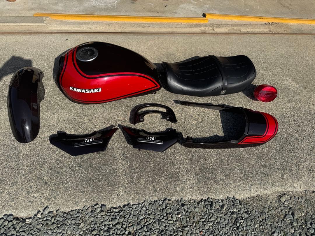 ゼファー750 純正外装キット　※シートはつきません