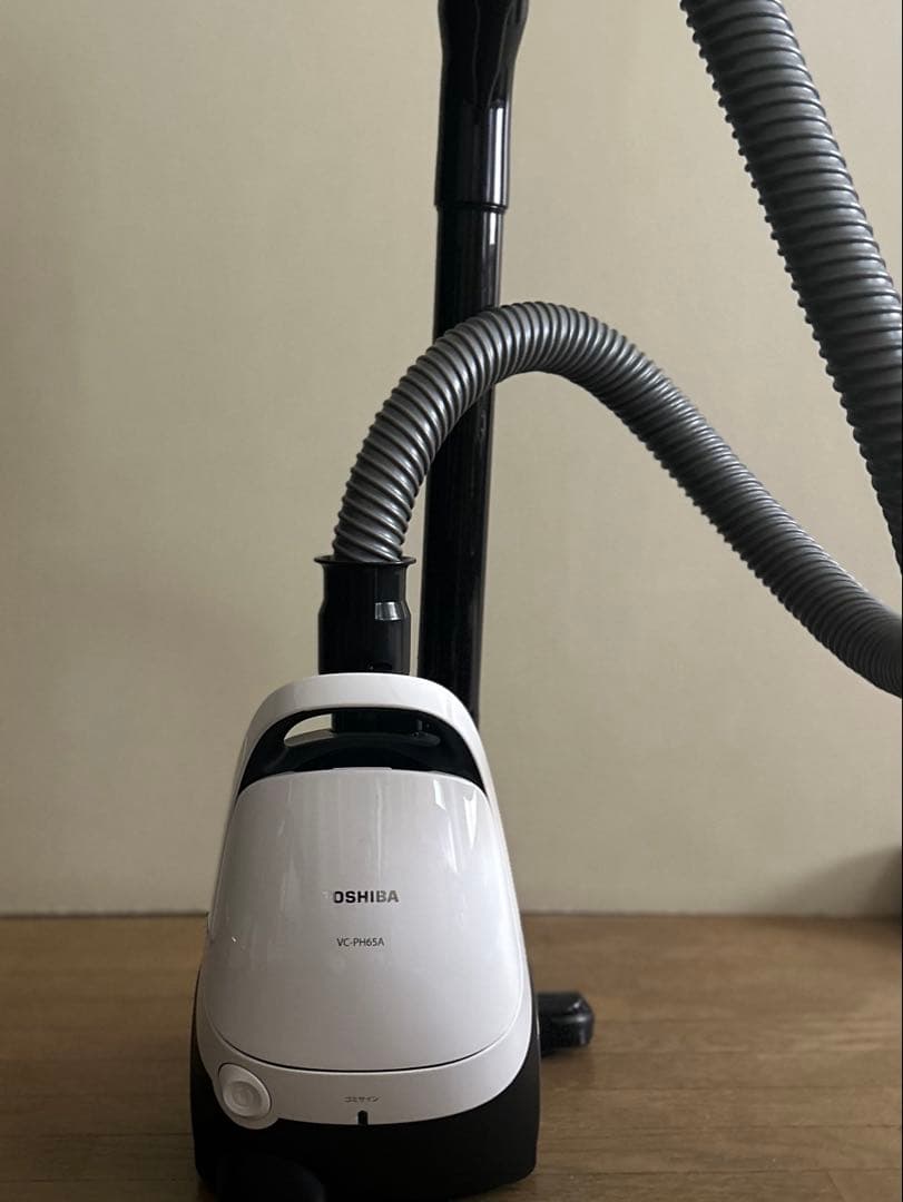 紙パック式掃除機　TOSHIBA VC-PH-65A