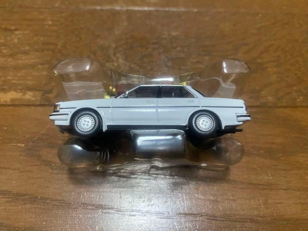 トミカリミテッドヴィンテージネオ　トヨタ クレスタ'86 2カラーセット