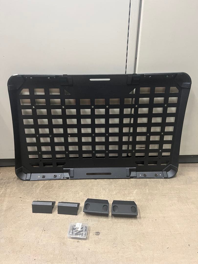 ラングラーJL用　左側　リアサイドパネル　中古