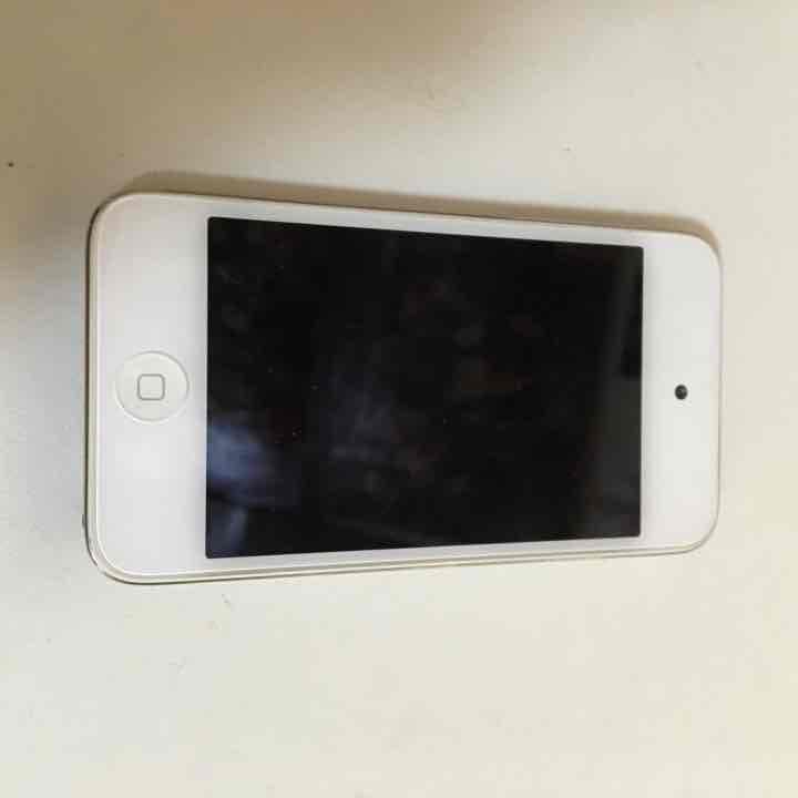 iPod touch（4世代）