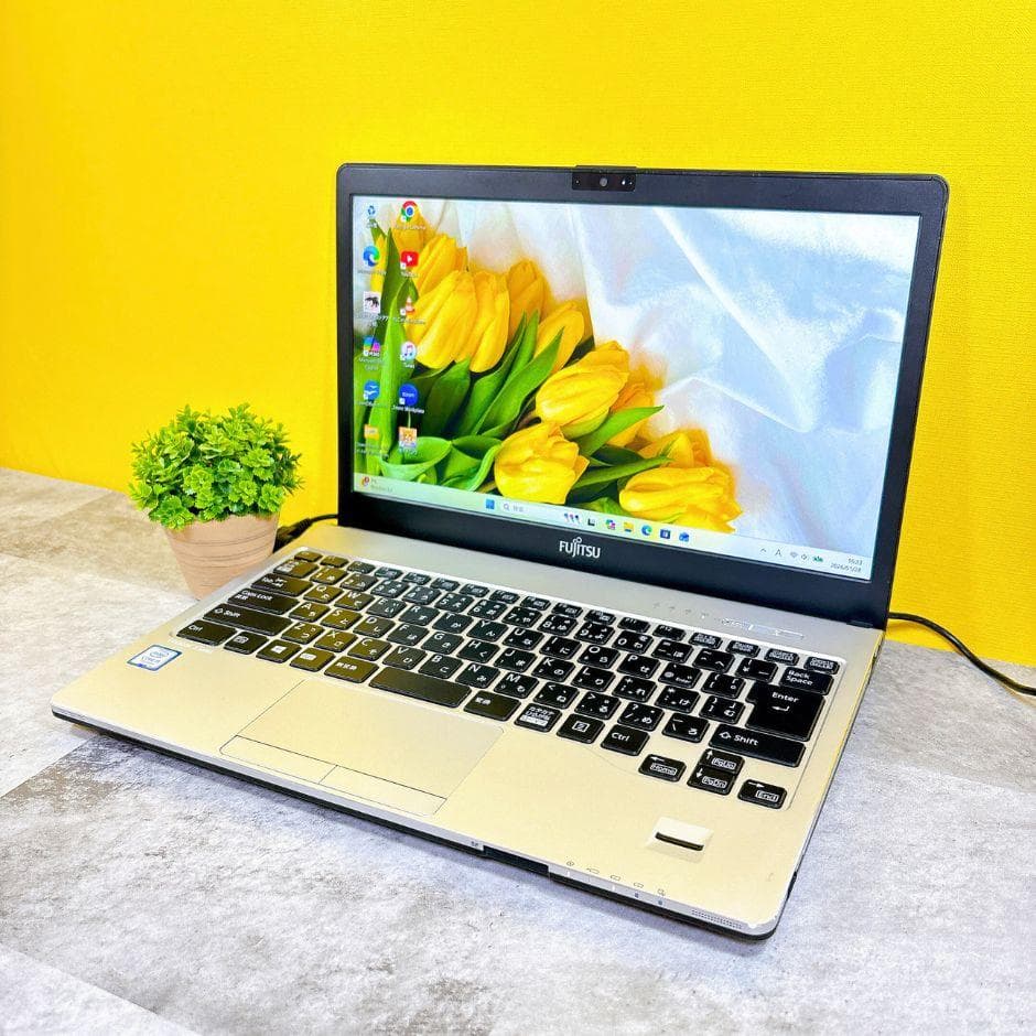 小型軽量❣ｉ5＆SSD搭載で快適✨カメラ付き フルHD 薄型 Windows11