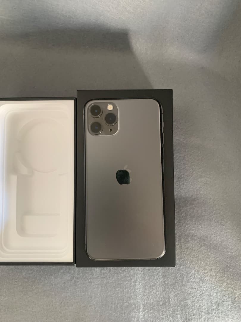 超美品　国内版　SIMフリー　iPhone11 Pro 256GB
