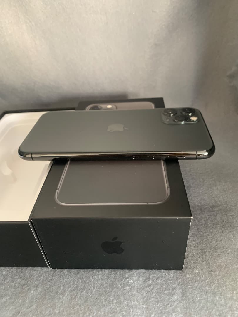超美品　国内版　SIMフリー　iPhone11 Pro 256GB