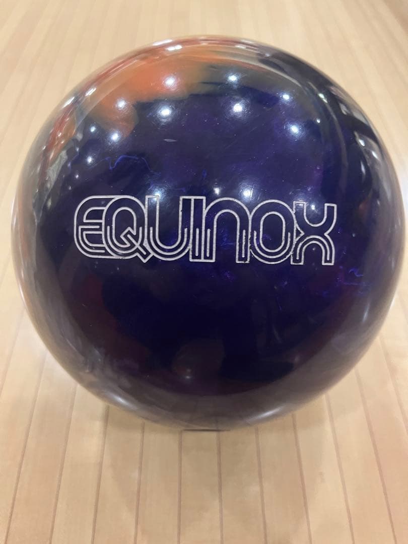 ボウリングボール　イクイノックス15.4