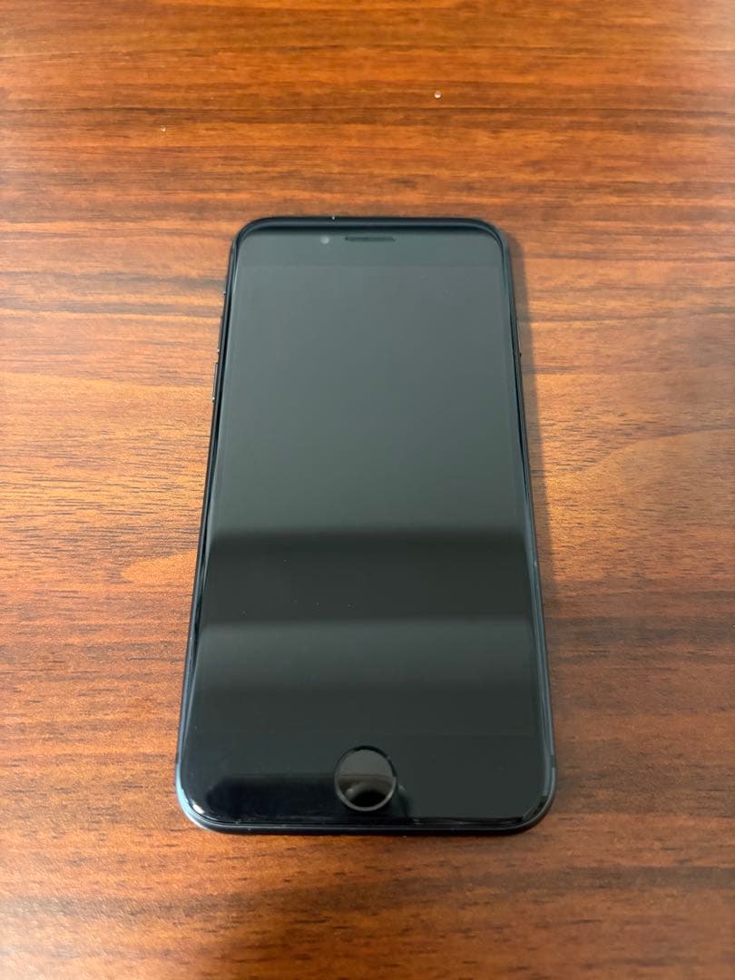 Apple iPhone 8 64GBブラック本体