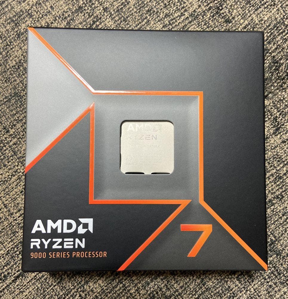 新同品 AMD Ryzen 7 9700X AM5 CPU BOX
