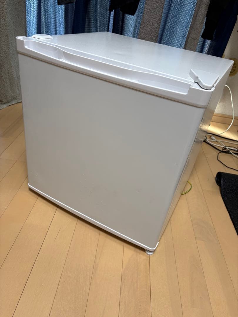 MAXZEN 2022年製 小型冷蔵庫　JR046ML01WH