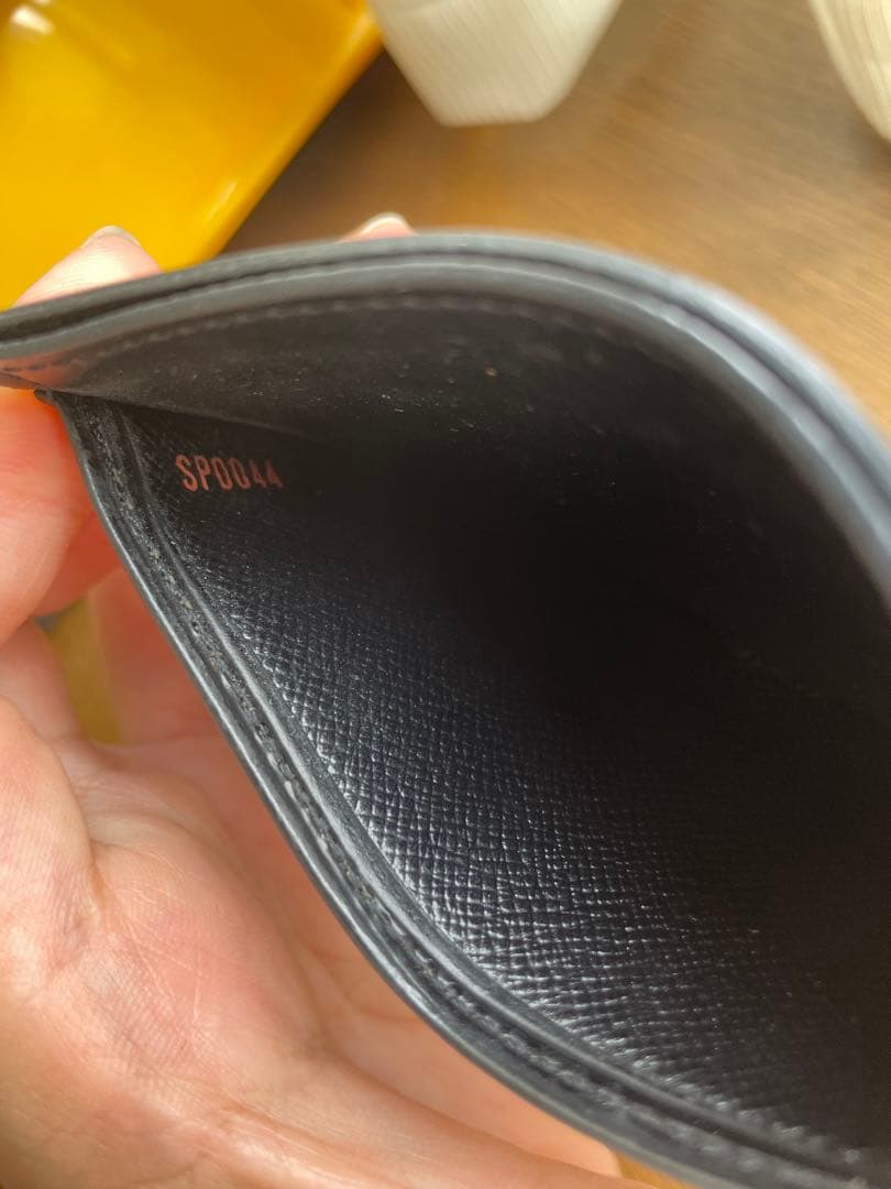 ルイヴィトン エピ ポルトカルト サーンプル 名刺入れ カードケース