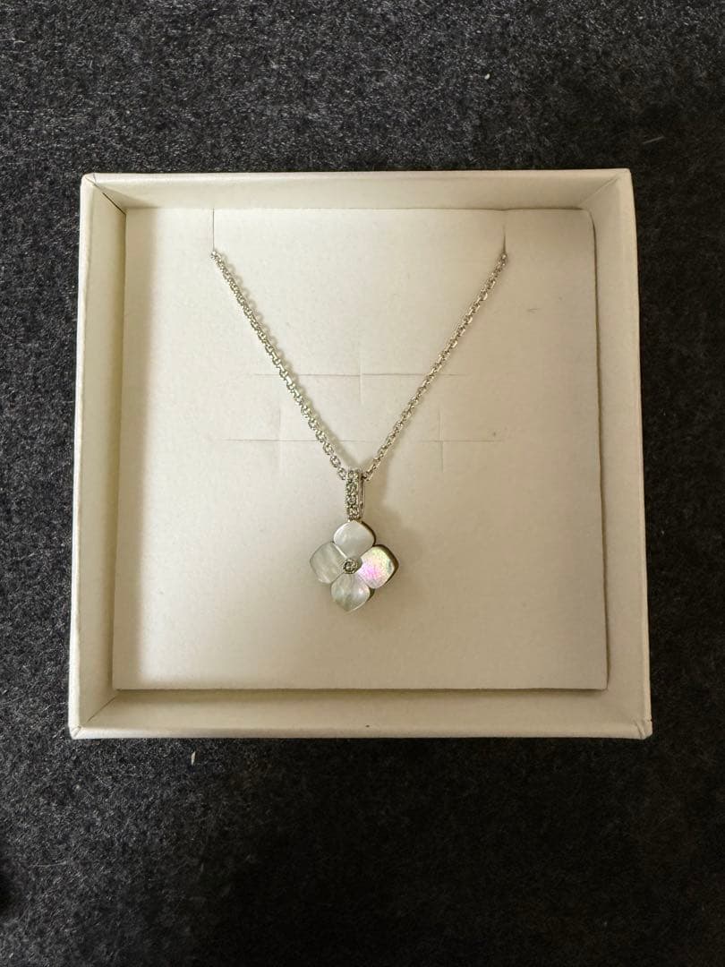 【VENDOME BOUTIQUE】シェルフラワー リバーシブルネックレス