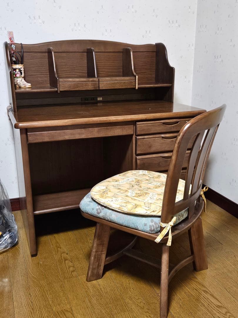 5/23まで　カリモク学習机