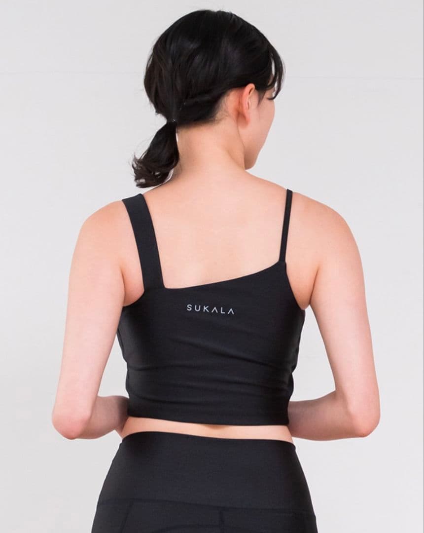 【コロ】シャインストレッチ アシンメトリーブラトップ MサイズBK♡