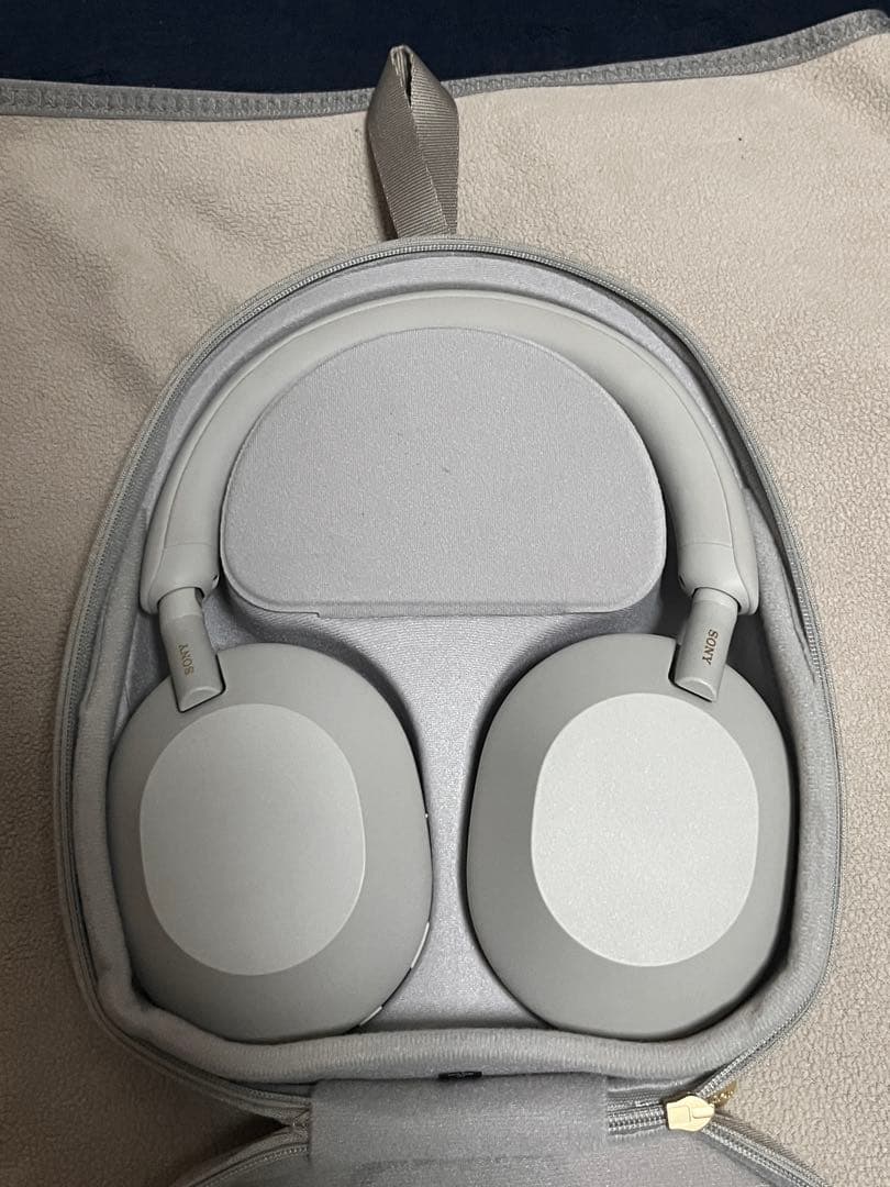 SONY WH-1000XM5 ワイヤレスヘッドホン ホワイト 美品 ケース付き