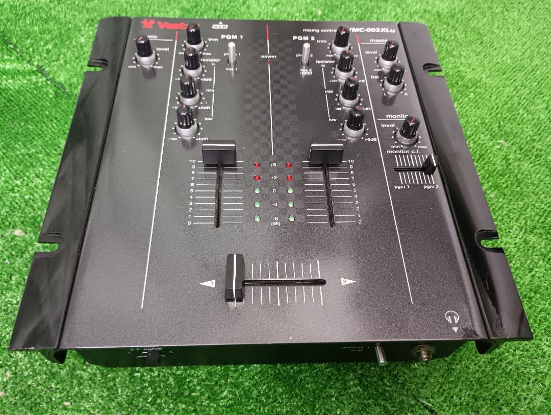 Vestax Vmc-002XLuTUB　DJミキサーUSBポート付き　中古美品