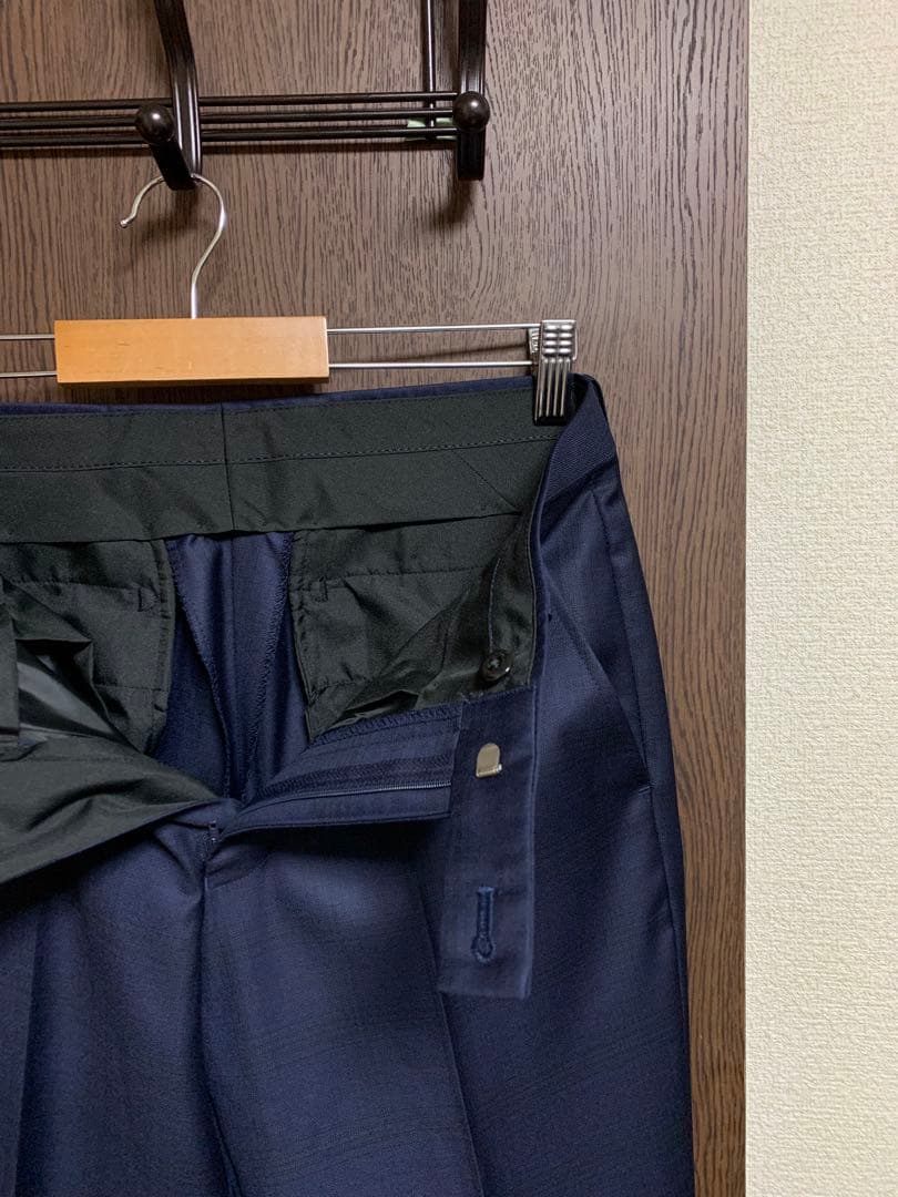 専用AB5新品！イタリアREDAウール100%3ピーススーツ！ネイビーブルー！