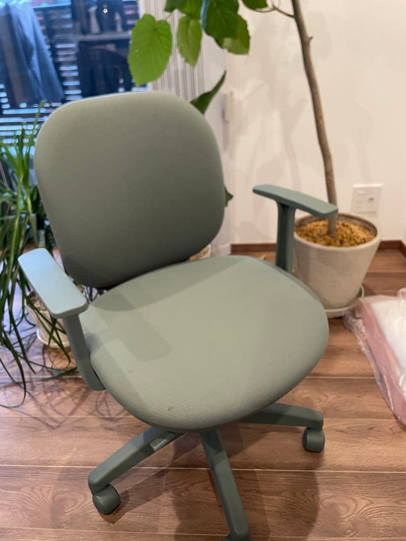 新品！イトーキ　サリダ　グリーン