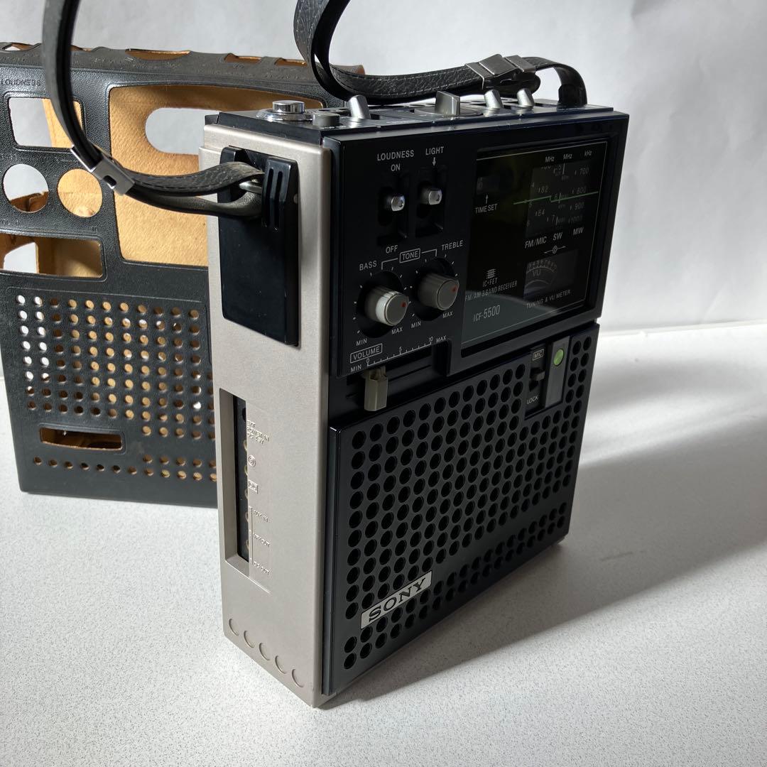 ソニーラジオ　スカイセンサー５５００　　　　完動品　カバー付き
