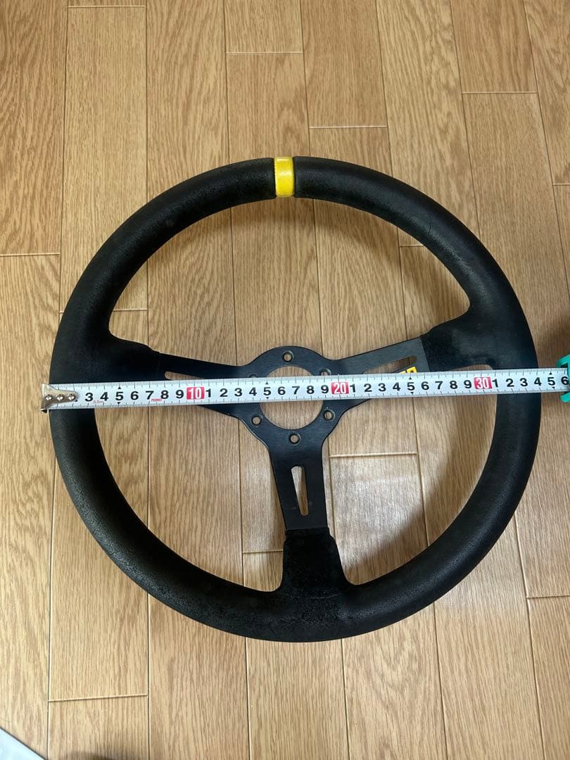 momo ステアリング 35パイ3本スポーク