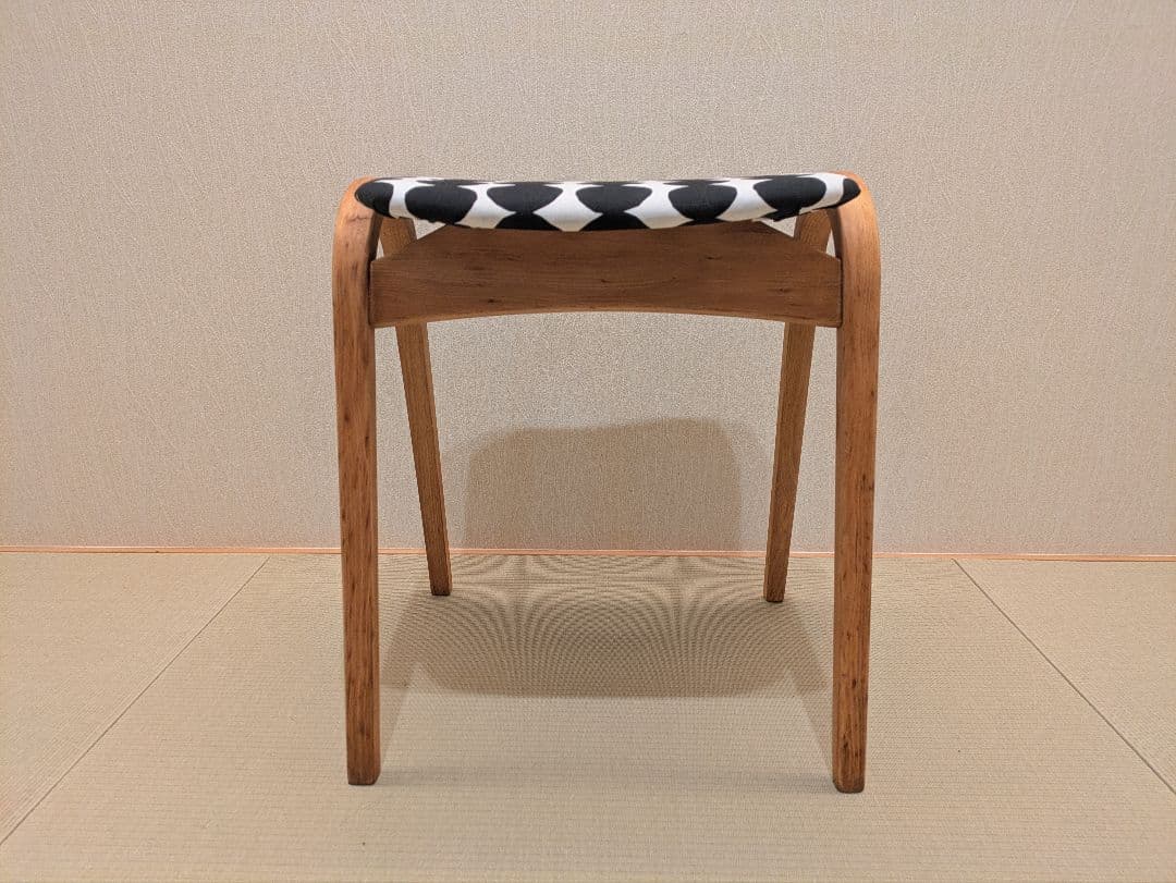 【秋田木工】木製 曲木 スツール 黒白幾何学模様 座面張り替え ハンドメイド