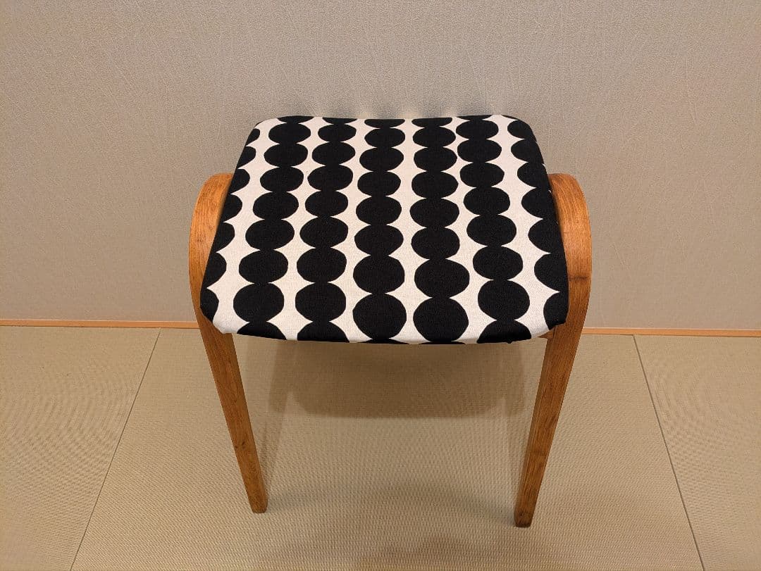 【秋田木工】木製 曲木 スツール 黒白幾何学模様 座面張り替え ハンドメイド