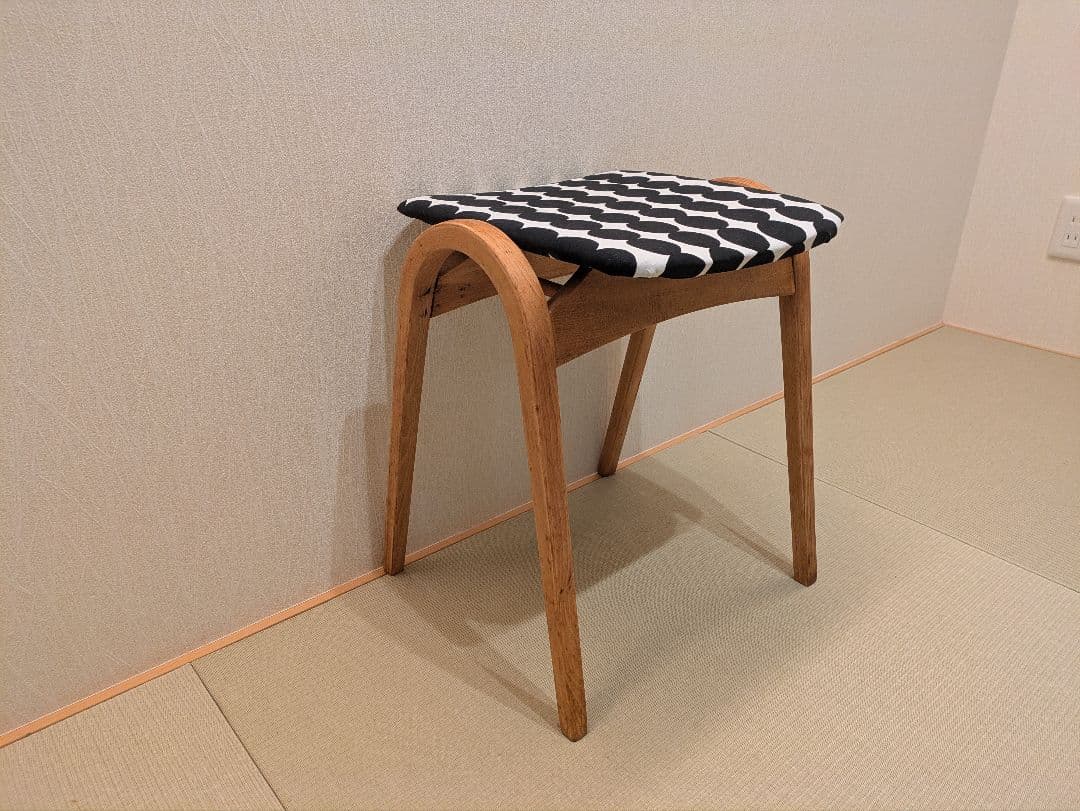 【秋田木工】木製 曲木 スツール 黒白幾何学模様 座面張り替え ハンドメイド