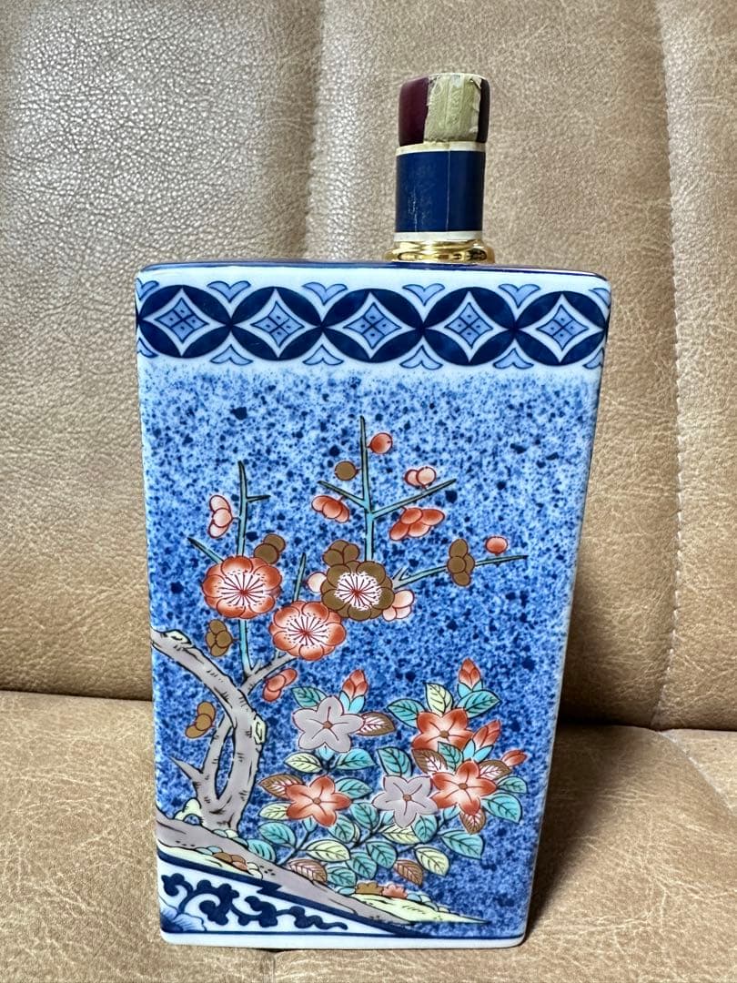 サントリーウイスキー スペシャルボトル　有田焼 染錦吹墨狛犬草花文 陶器