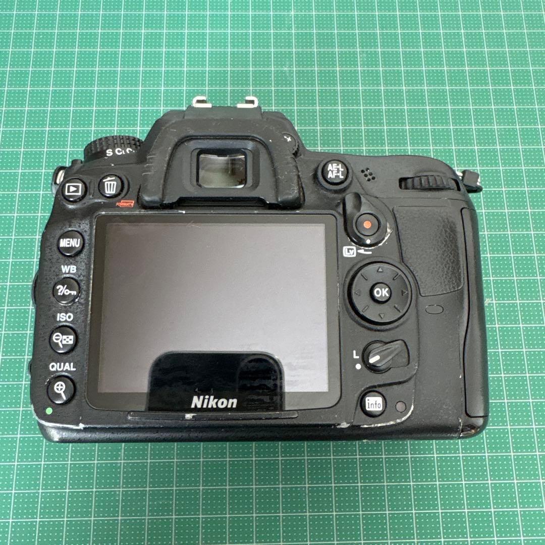 あ*ん様 ジャンク品　Nikon Ｄ7000 おまけでNikonストロボ付き30